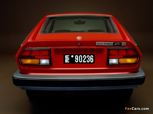 Alfa Romeo GTV 2.0 116 (1980–1983) images (640 x 480)