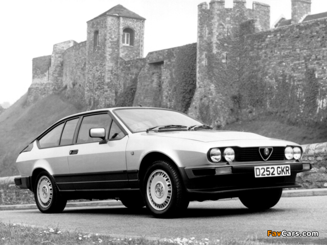 Alfa Romeo GTV 6 2.5 UK-spec 116 (1983–1986) wallpapers (640 x 480)