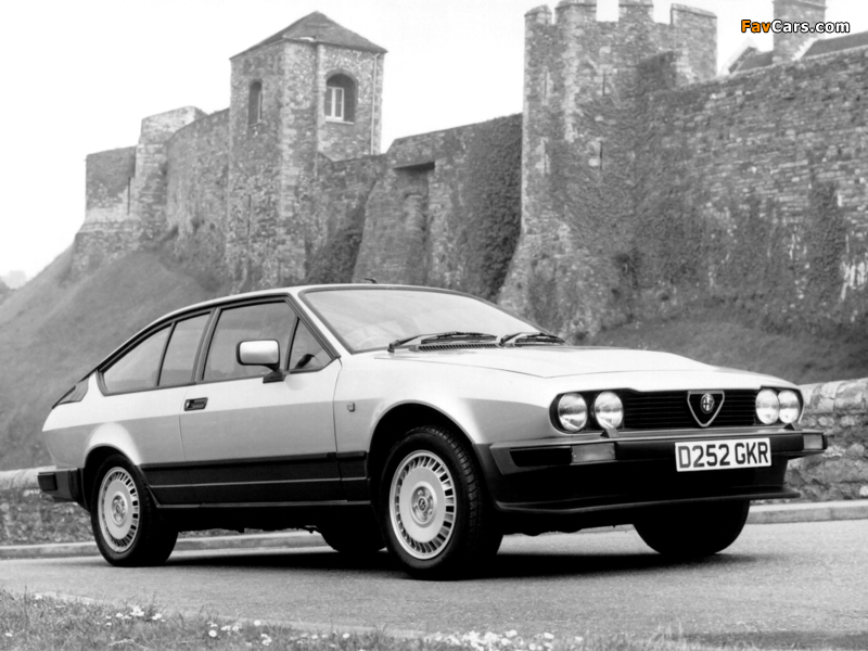 Alfa Romeo GTV 6 2.5 UK-spec 116 (1983–1986) wallpapers (800 x 600)