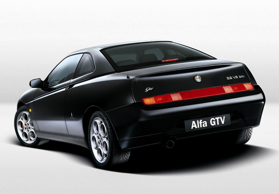 Alfa Romeo GTV 916 (2003–2005) images