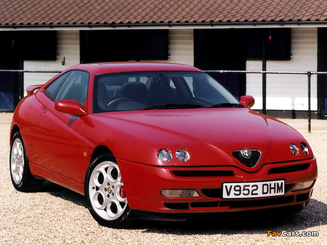 Alfa Romeo GTV UK-spec 916 (1998–2003) photos (640 x 480)