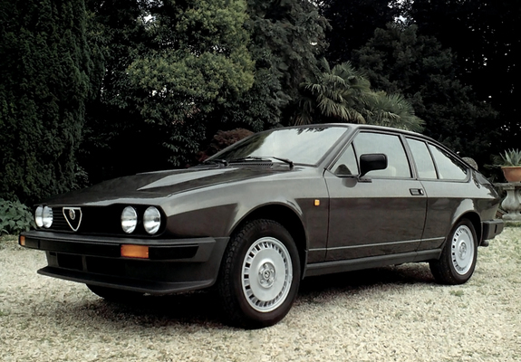 Photos of Alfa Romeo GTV 6 2.5 116 (1980–1983)