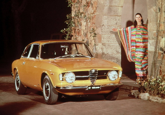 Alfa Romeo GT 1300 Junior 105 (1966–1971) pictures
