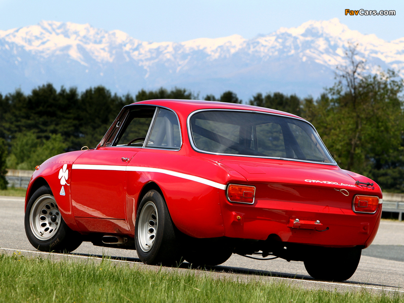 Images of Alfa Romeo GTA 1300 Junior Corsa 105 (1968–1972) (800 x 600)
