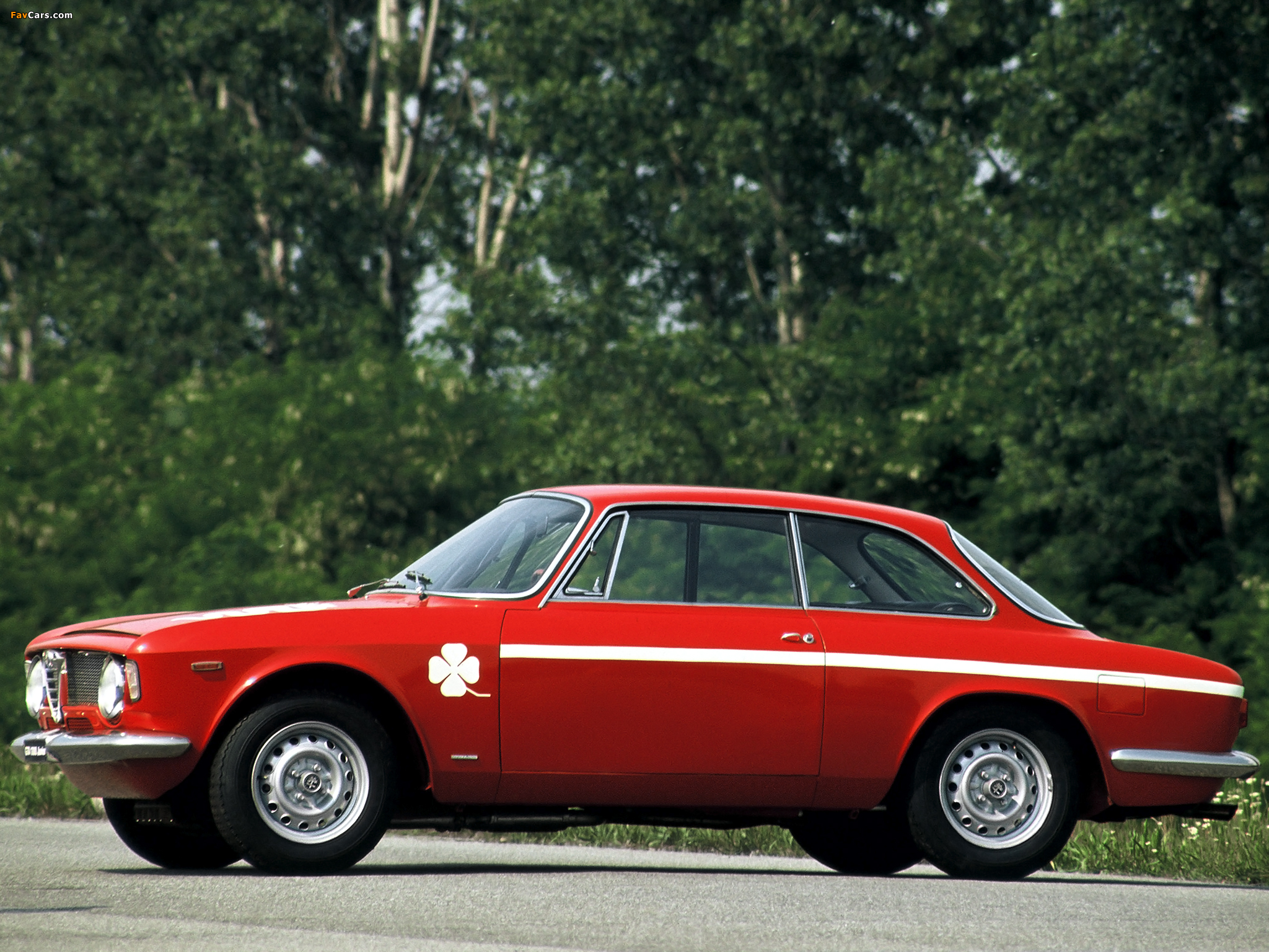 Photos of Alfa Romeo GTA 1300 Junior 105 (1968–1972) (2048 x 1536)