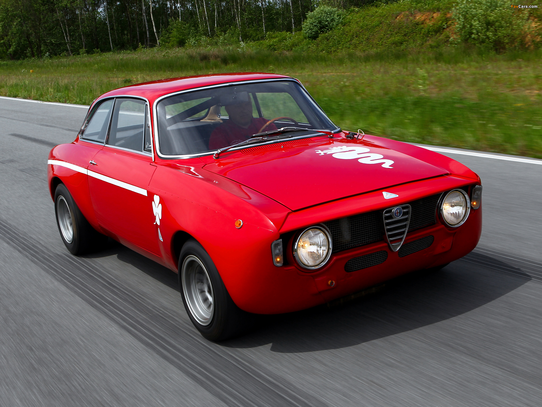 Photos of Alfa Romeo GTA 1300 Junior Corsa 105 (1968–1972) (2048 x 1536)