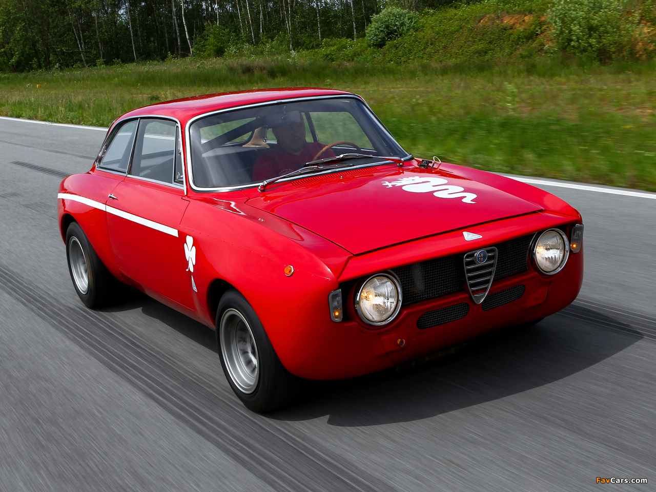 Photos of Alfa Romeo GTA 1300 Junior Corsa 105 (1968–1972) (1280 x 960)