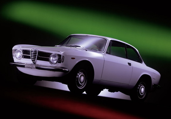 Pictures of Alfa Romeo GT 1300 Junior 105 (1966–1971)