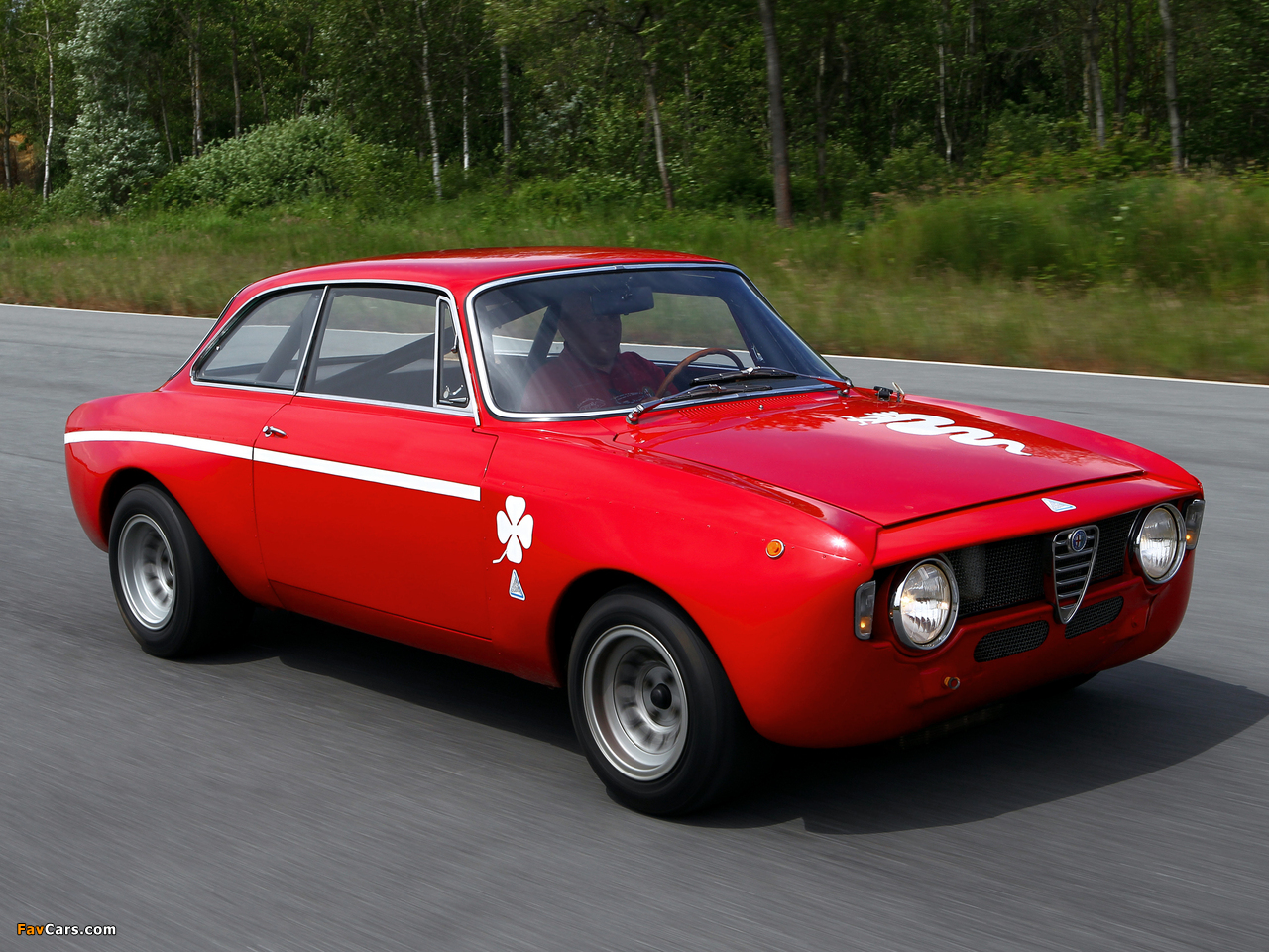 Pictures of Alfa Romeo GTA 1300 Junior Corsa 105 (1968–1972) (1280 x 960)