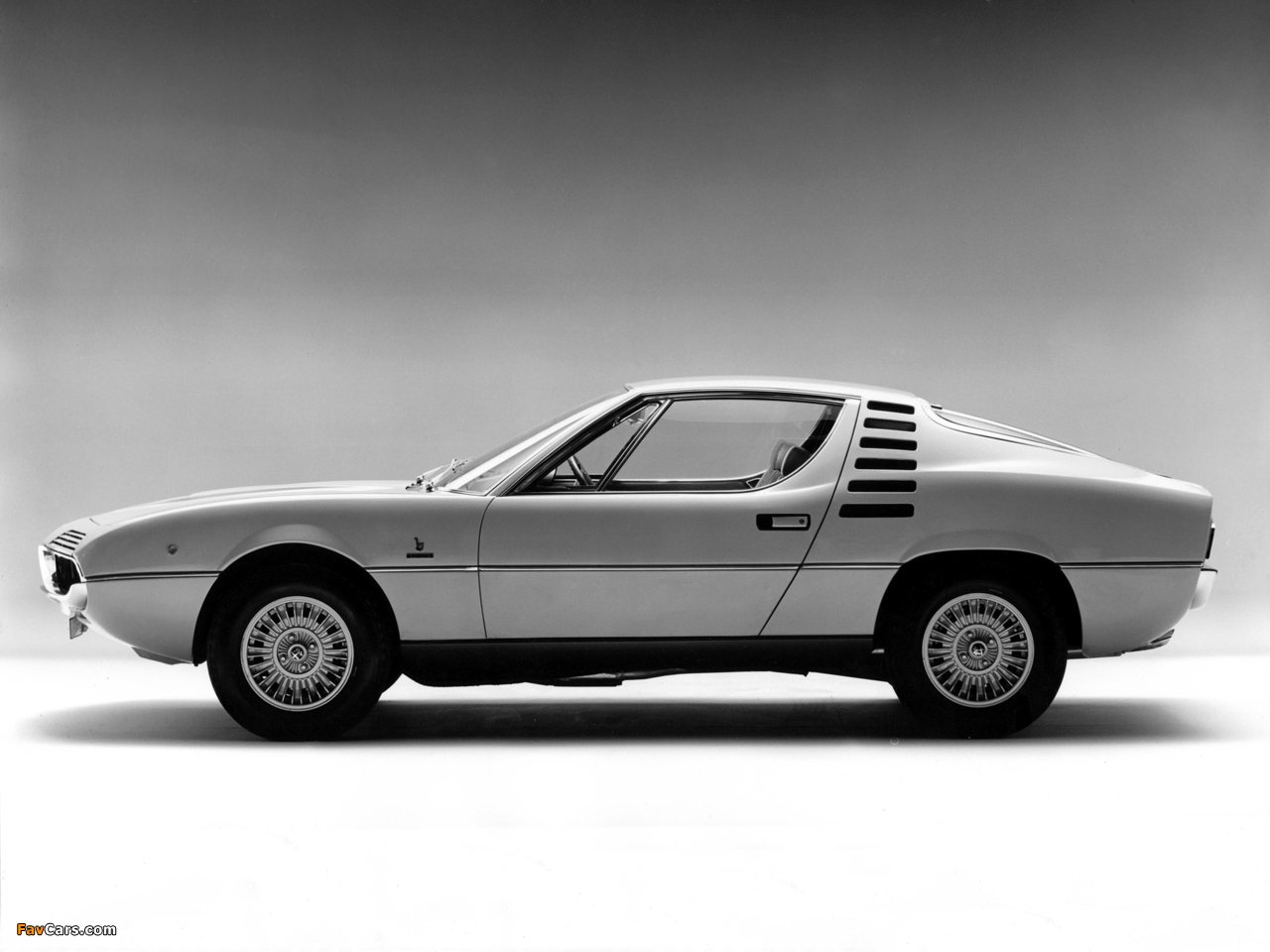 Images of Alfa Romeo Montreal 105 (1970–1977) (1280 x 960)