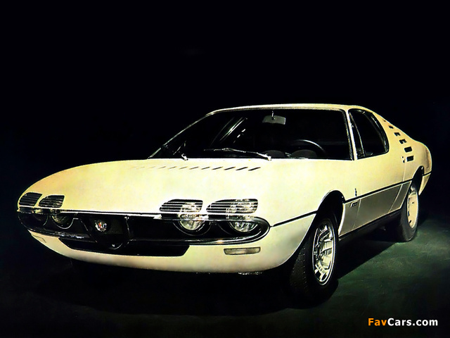 Images of Alfa Romeo Montreal Expo Prototipo 105 (1967) (640 x 480)