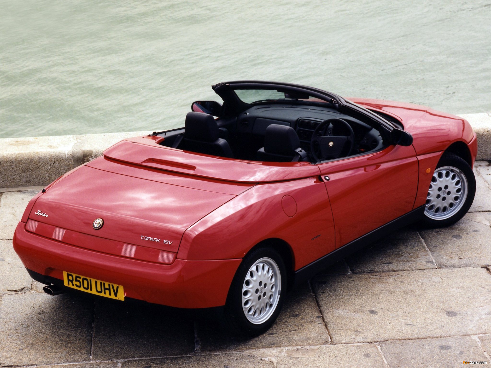 Alfa Romeo Spider UK-spec 916 (1995–1998) images (2048 x 1536)