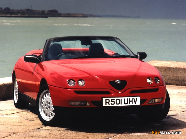 Alfa Romeo Spider UK-spec 916 (1995–1998) wallpapers (640 x 480)