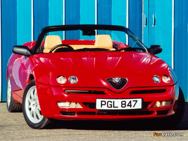 Alfa Romeo Spider UK-spec 916 (1998–2003) photos (640 x 480)