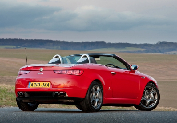 Images of Alfa Romeo Spider UK-spec 939E (2006–2010)