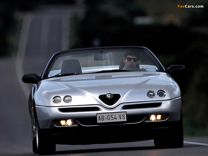 Photos of Alfa Romeo Spider 916 (1995–1998) (800 x 600)