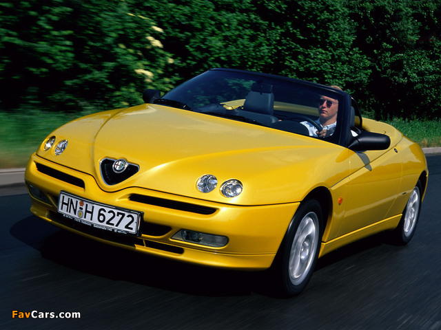 Photos of Alfa Romeo Spider 916 (1998–2003) (640 x 480)
