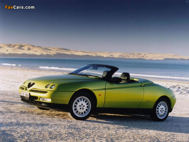 Photos of Alfa Romeo Spider AU-spec 916 (1995–1998) (640 x 480)
