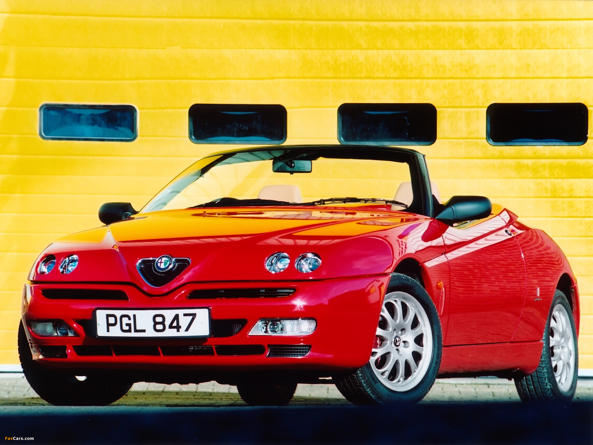 Photos of Alfa Romeo Spider UK-spec 916 (1998–2003) (2048 x 1536)