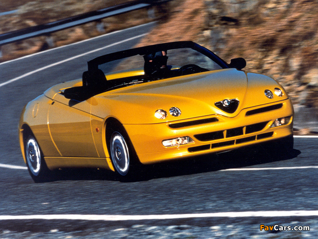 Pictures of Alfa Romeo Spider 916 (1998–2003) (640 x 480)