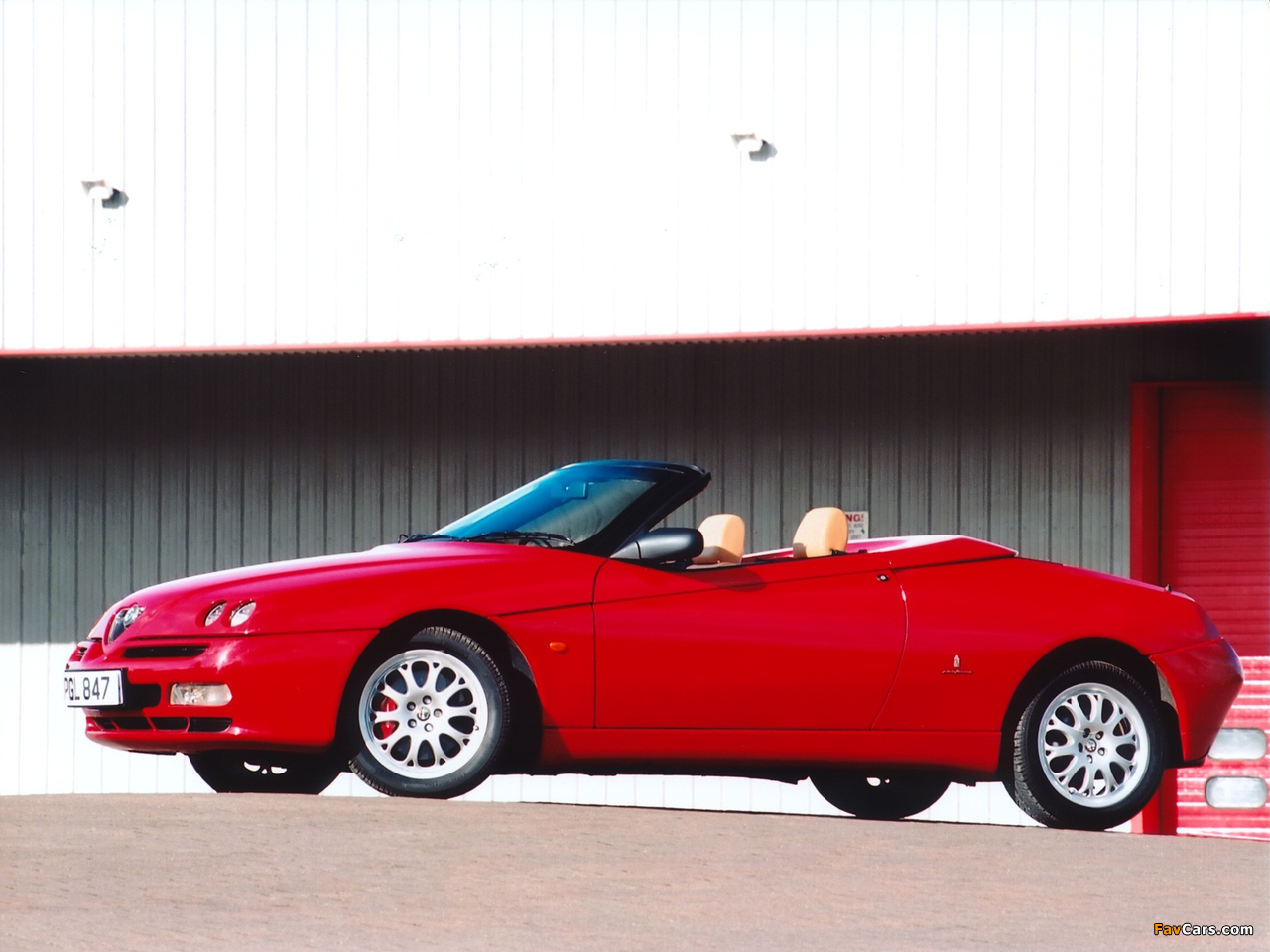 Alfa Romeo Spider UK-spec 916 (1998–2003) wallpapers (1280 x 960)