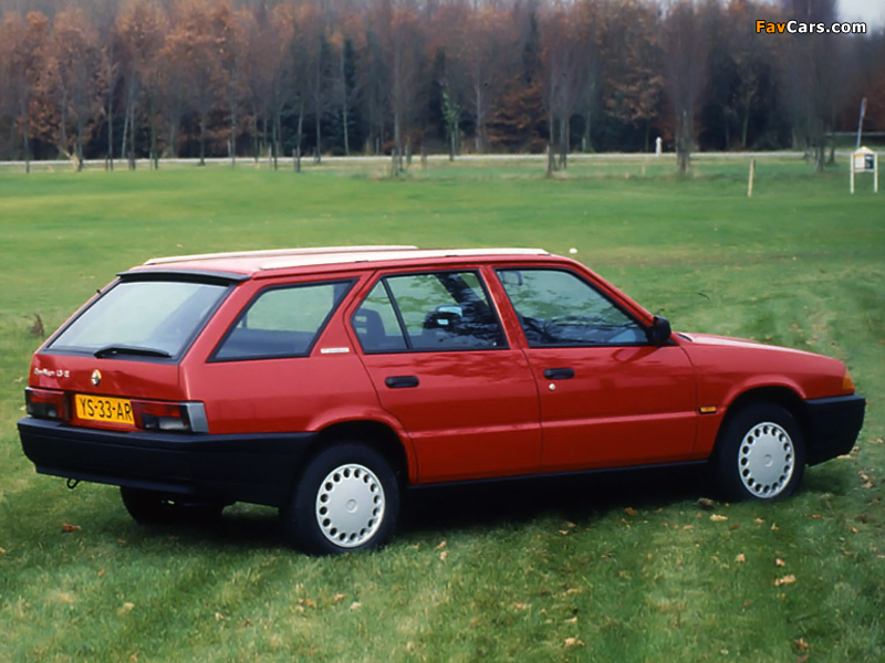 Images of Alfa Romeo Sport Wagon 907 (1990–1994) (800 x 600)