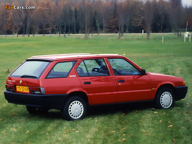 Images of Alfa Romeo Sport Wagon 907 (1990–1994) (640 x 480)