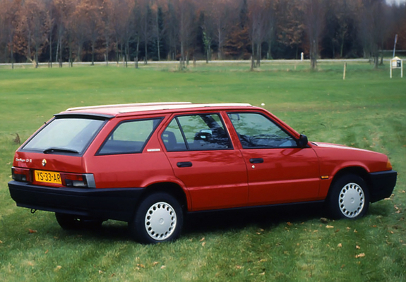 Images of Alfa Romeo Sport Wagon 907 (1990–1994)