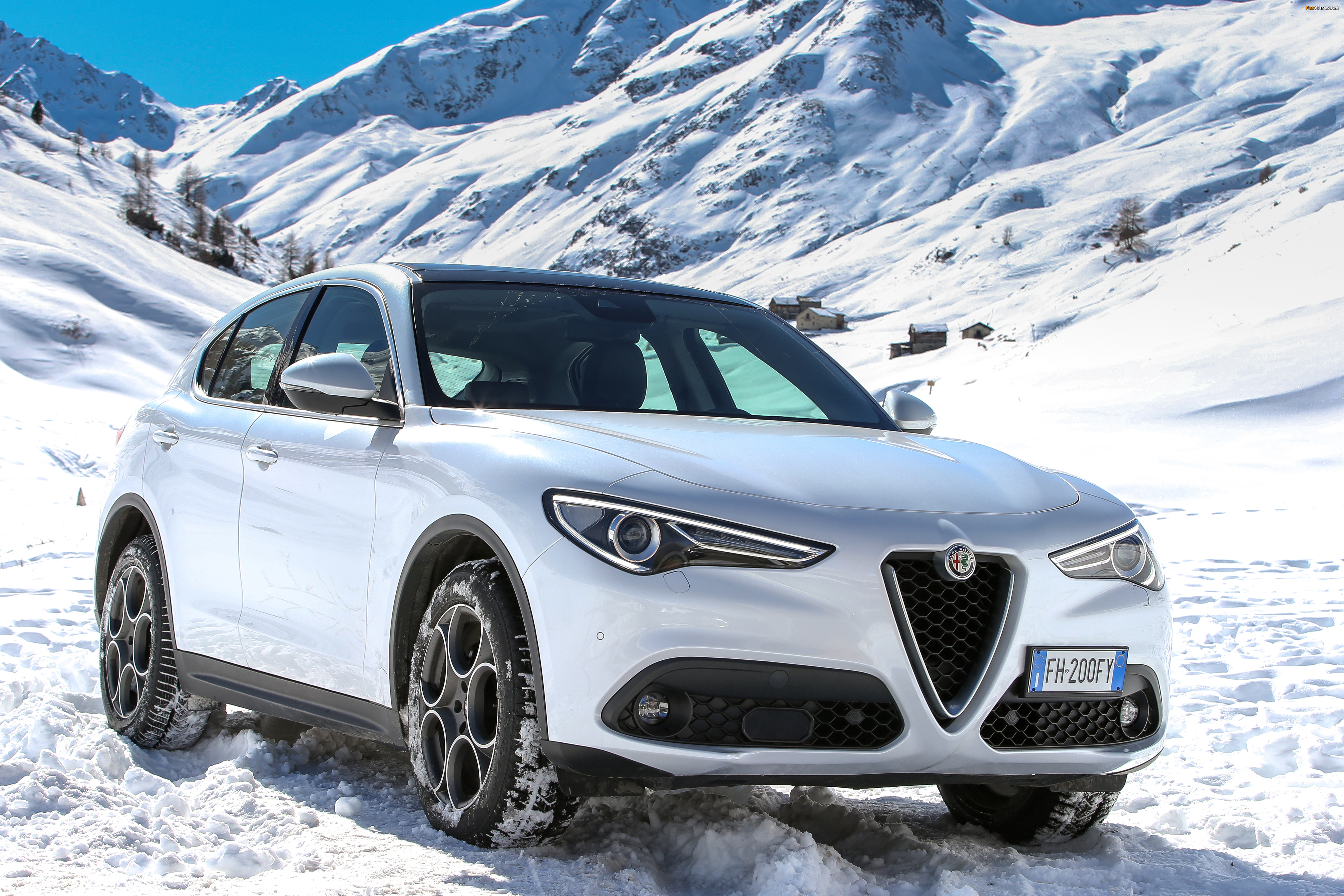 Alfa Romeo Stelvio (949) 2017 images (4096 x 2731)