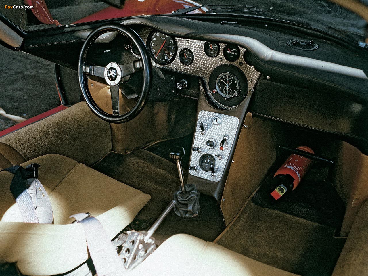 Alfa Romeo Tipo 33 Stradale (1967–1969) pictures (1280 x 960)