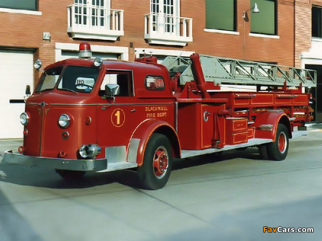 American LaFrance 700 Series Lift (1945–1959) images (640 x 480)