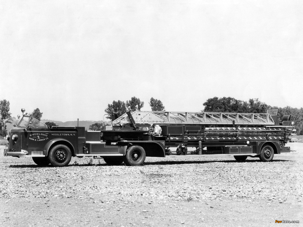 Photos of American LaFrance 700 Series Lift (1945–1959) (1280 x 960)