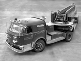 American LaFrance 900 Series Turbo Chief with Seattle (1961) images