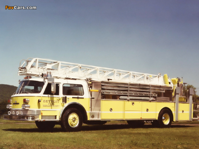 Photos of American LaFrance Century 4x2 Lift (1976–1985) (640 x 480)