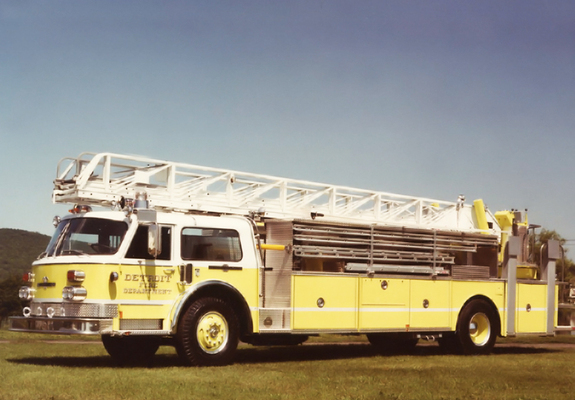 Photos of American LaFrance Century 4x2 Lift (1976–1985)