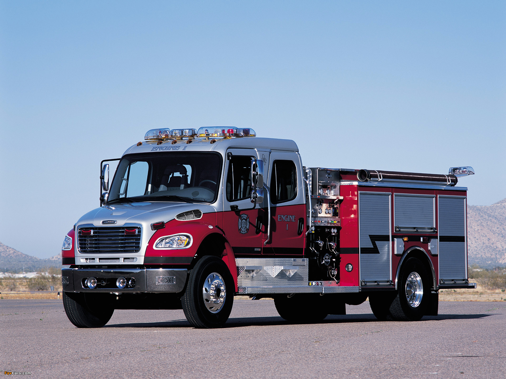 Freightliner Business Class M2 106 Crew Cab (2002) wallpapers (1920 x 1440)