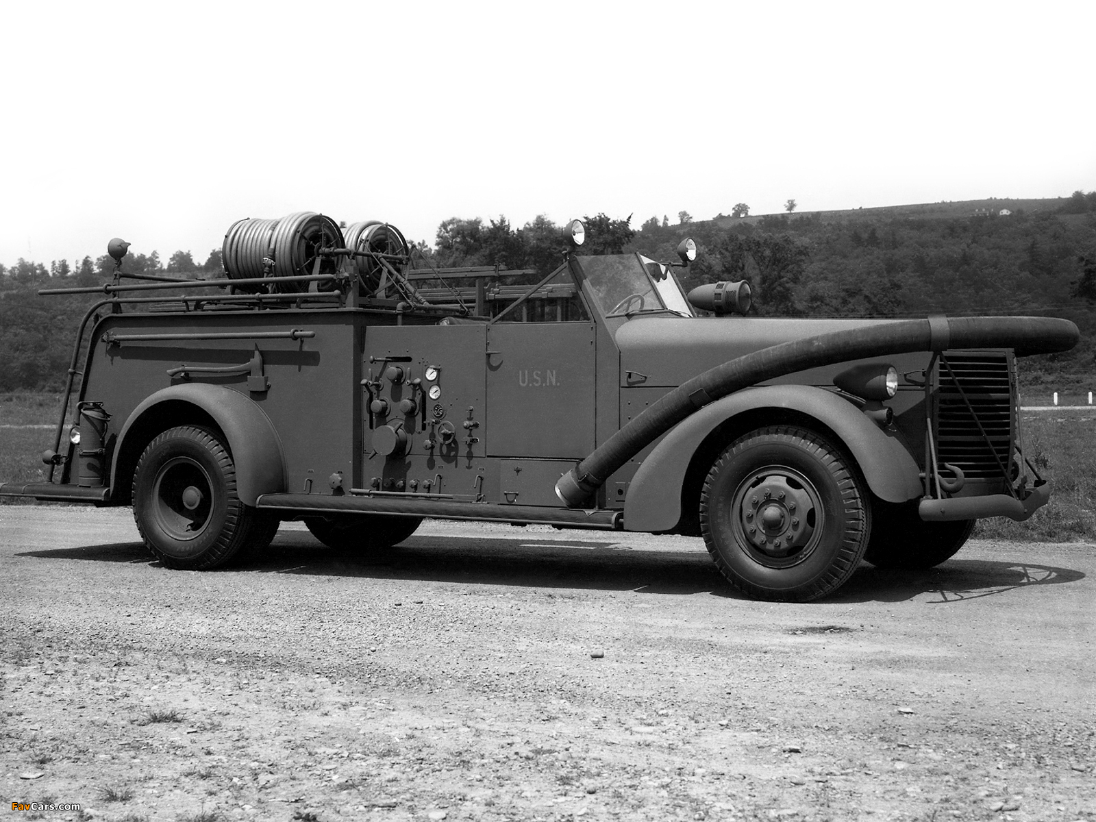 Photos of American LaFrance Type 600 (1941–1946) (1600 x 1200)