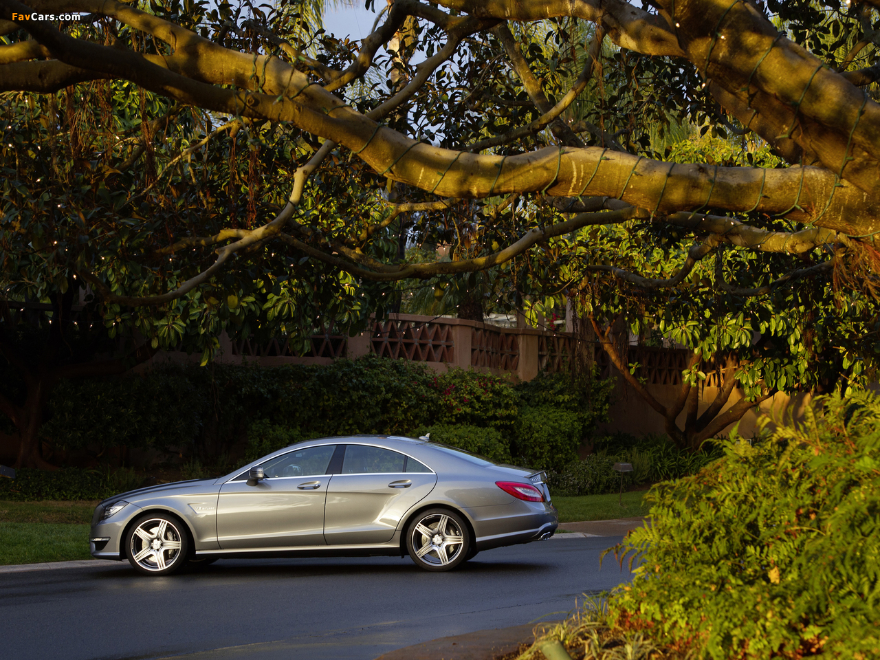 Mercedes-Benz CLS 63 AMG (C218) 2010–14 wallpapers (1280 x 960)