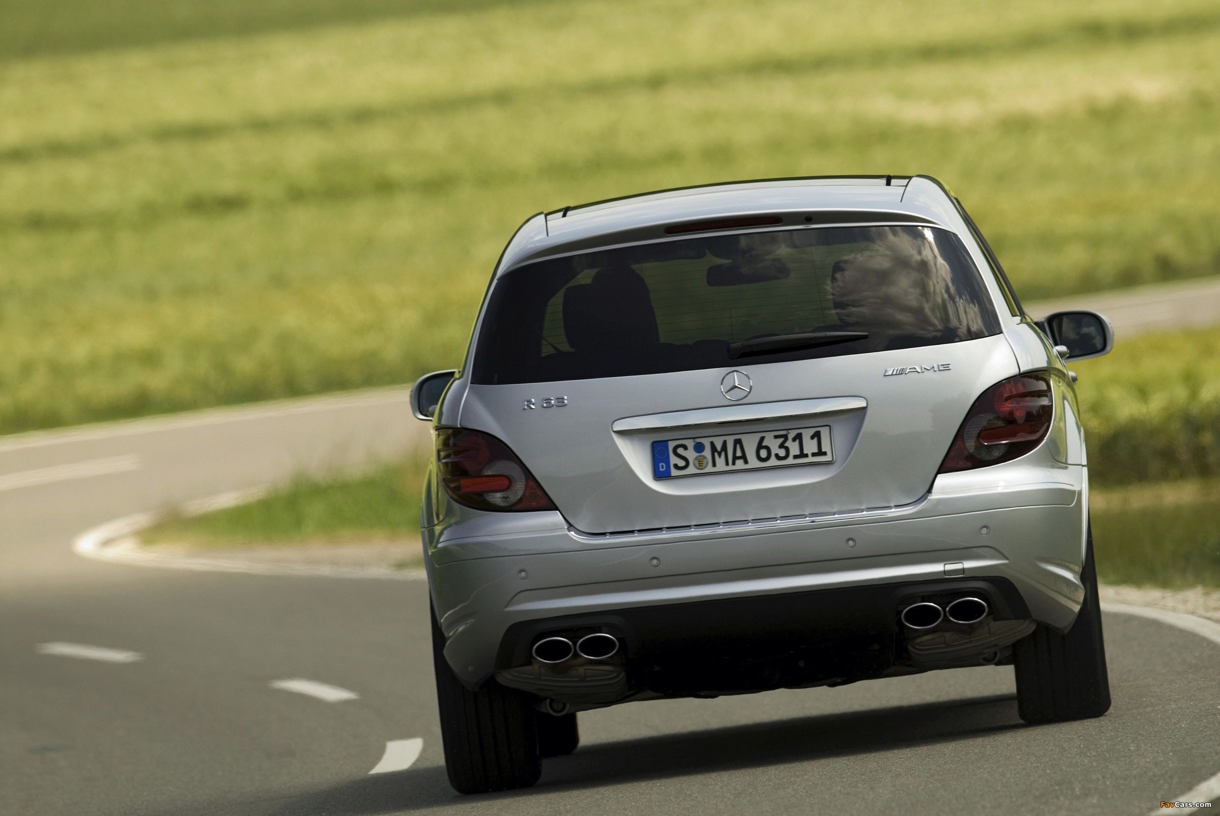 Pictures of Mercedes-Benz R 63 AMG (W251) 2007–10 (2400 x 1606)