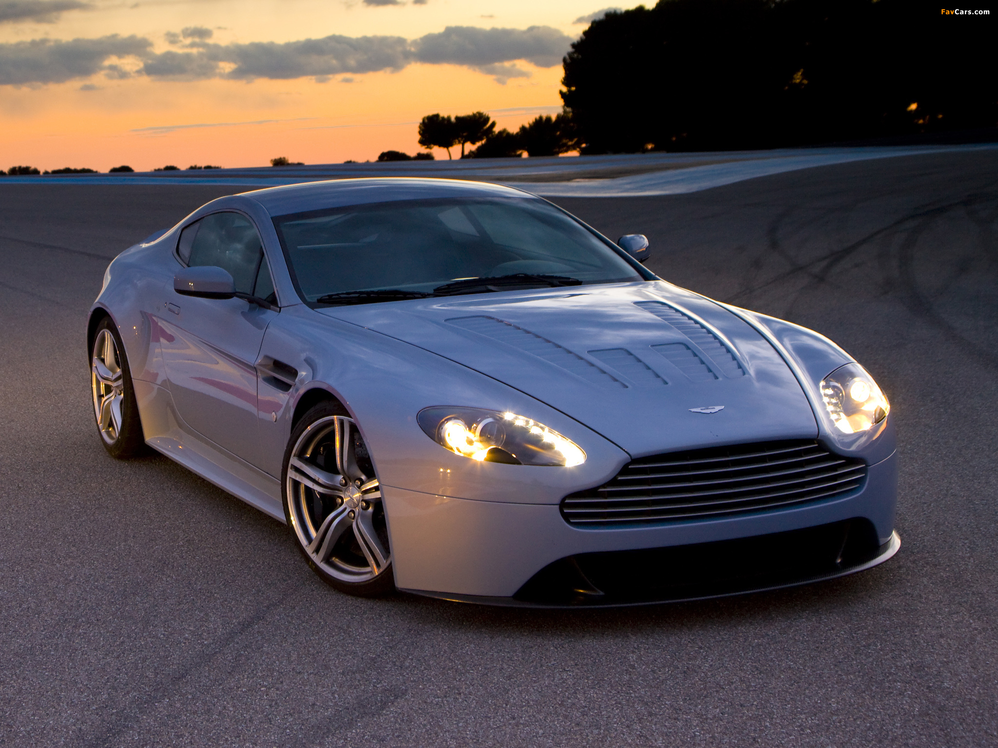 Aston Martin V12 Vantage RS Concept (2007) wallpapers (2048 x 1536)