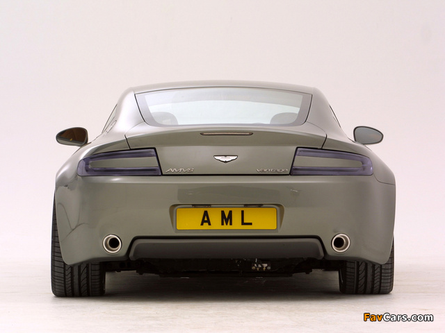 Images of Aston Martin AMV8 Vantage Concept (2003) (640 x 480)