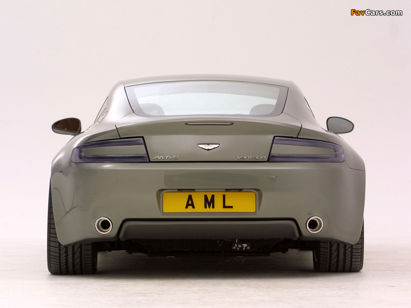 Images of Aston Martin AMV8 Vantage Concept (2003) (800 x 600)