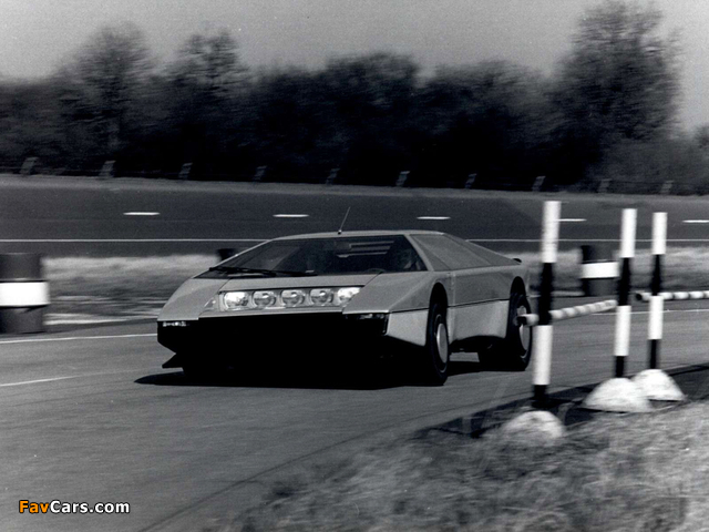 Images of Aston Martin Bulldog Concept (1980) (640 x 480)