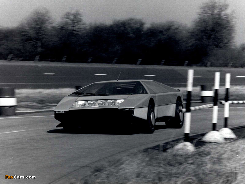 Images of Aston Martin Bulldog Concept (1980) (800 x 600)