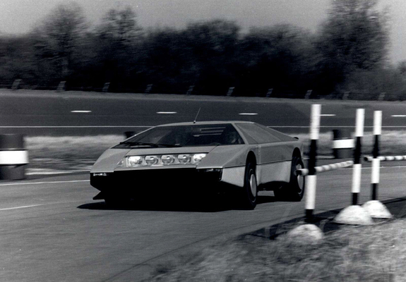 Images of Aston Martin Bulldog Concept (1980)