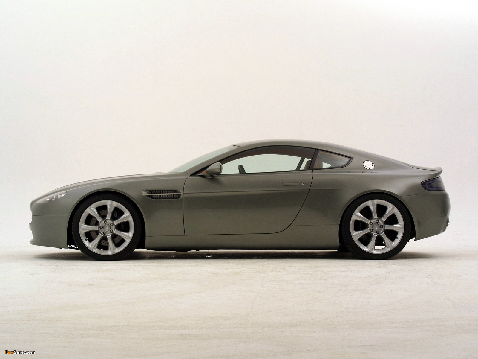 Photos of Aston Martin AMV8 Vantage Concept (2003) (1600 x 1200)