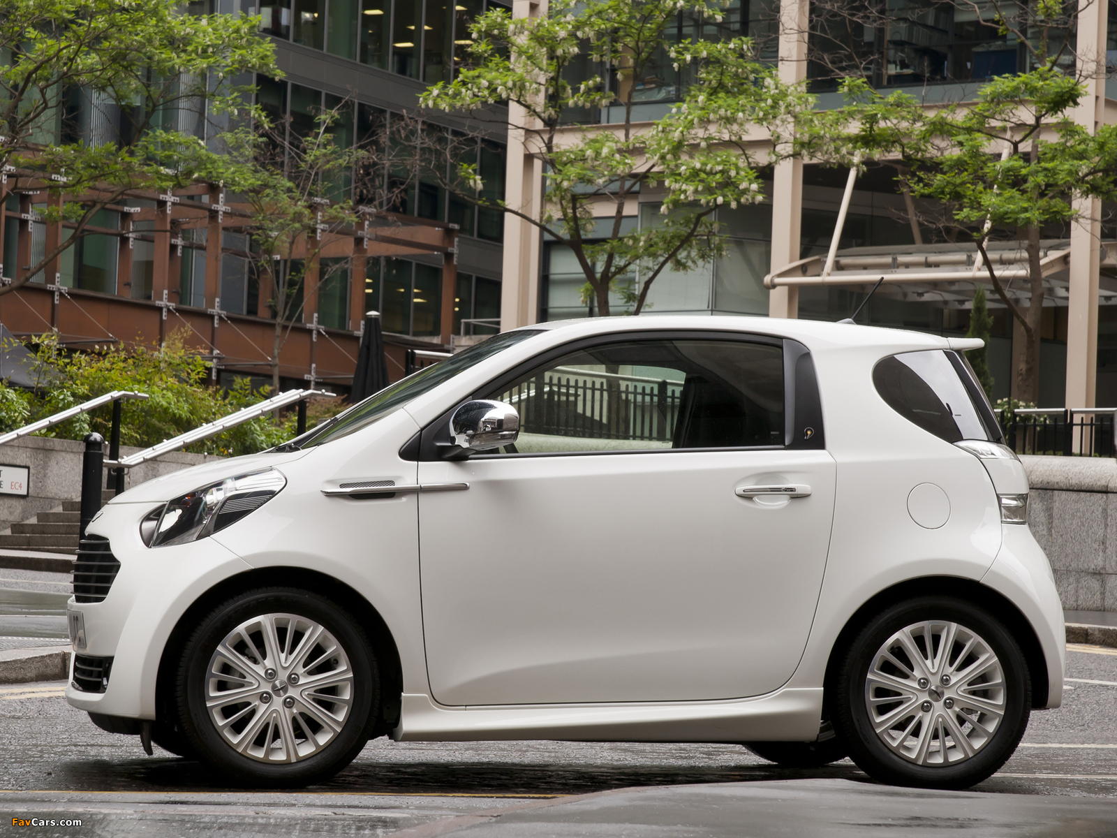 Aston Martin Cygnet White Edition (2011) pictures (1600 x 1200)