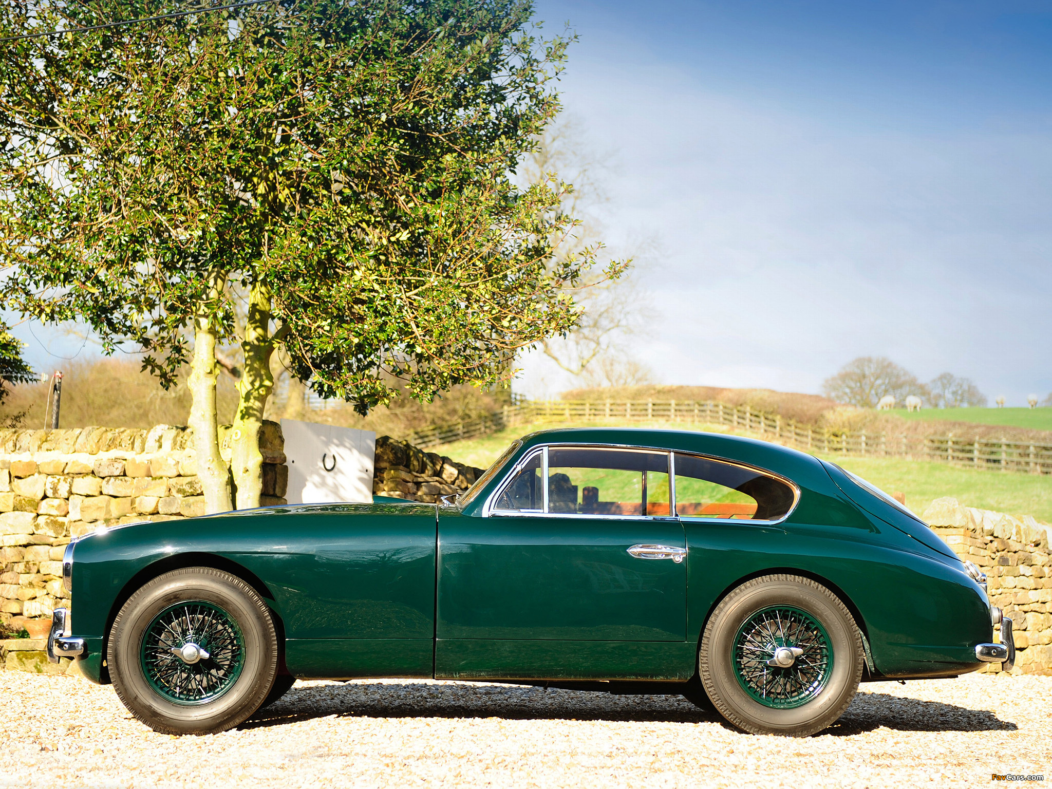 Images of Aston Martin DB2/4 Sports Saloon MkII (1955–1957) (2048 x 1536)