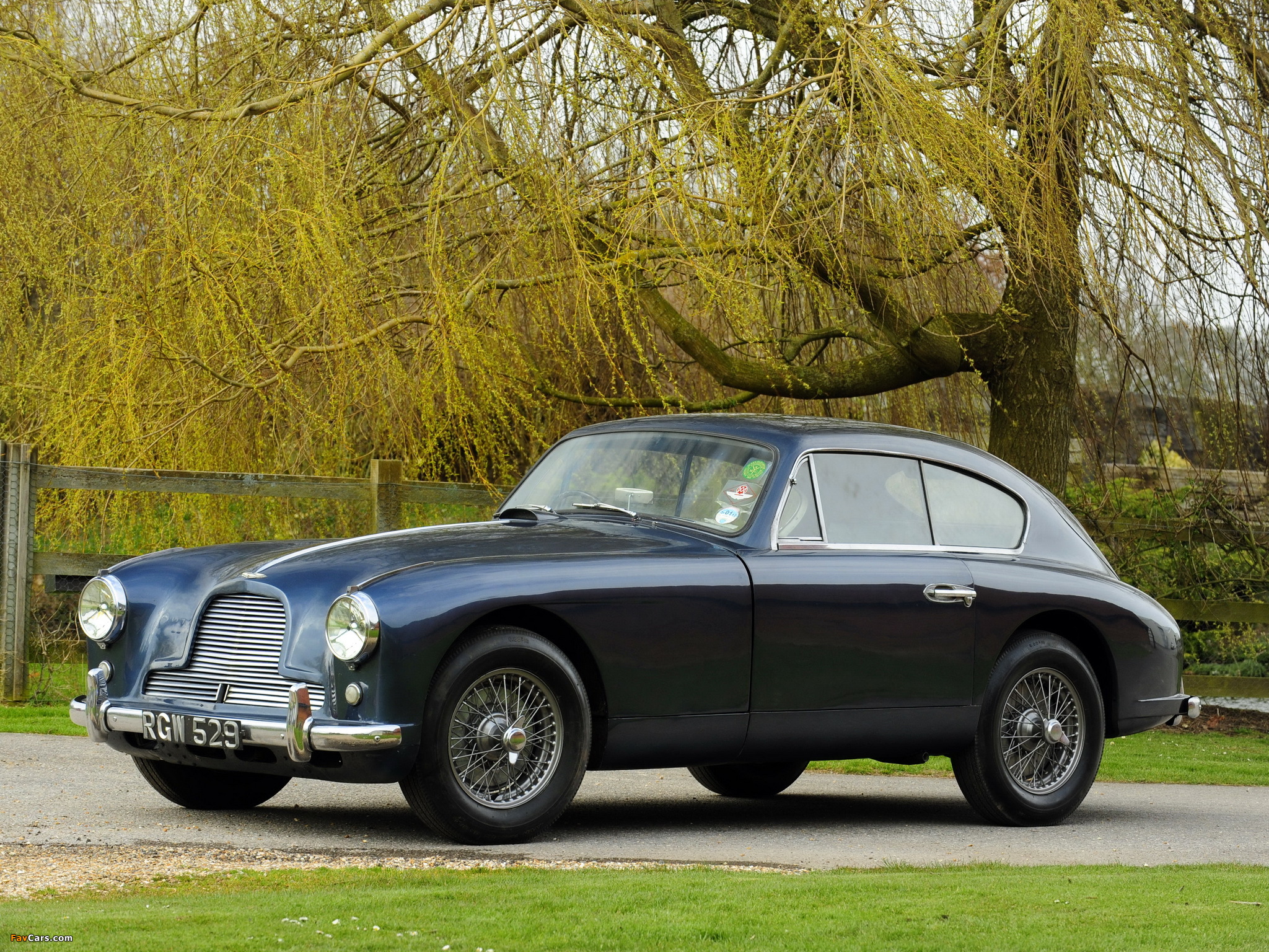 Images of Aston Martin DB2/4 Sports Saloon MkII (1955–1957) (2048 x 1536)