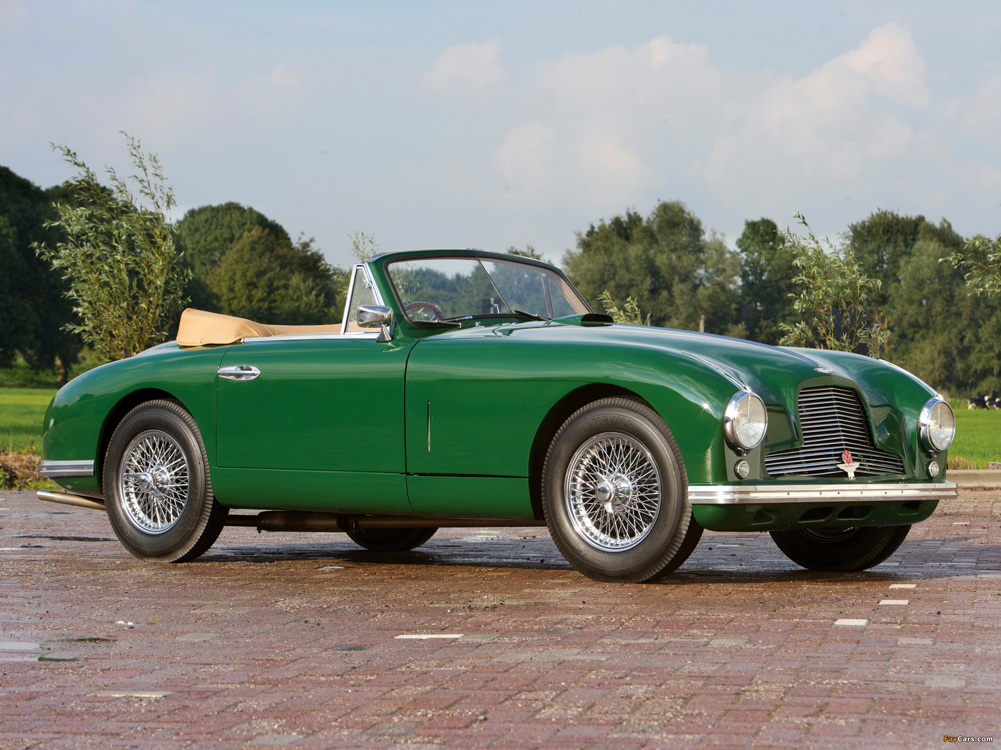Pictures of Aston Martin DB2 Vantage Drophead Coupe (1951–1953) (2048 x 1536)